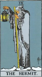 Eremitten tarotkort (IX) – symbol på introspektion, indre lys og spirituel visdom