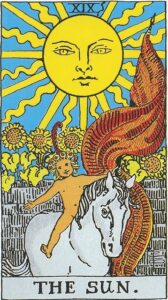 Solen tarotkort (XIX) – symbol på glæde, succes og positiv energi i Major Arcana