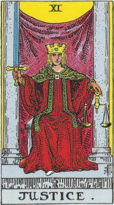 Retfærdighed tarotkort (VIII/XI) – symbol på balance, beslutning og moralsk ansvar