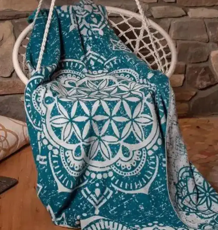 Spirit of OM – Økologisk plaid smaragd
